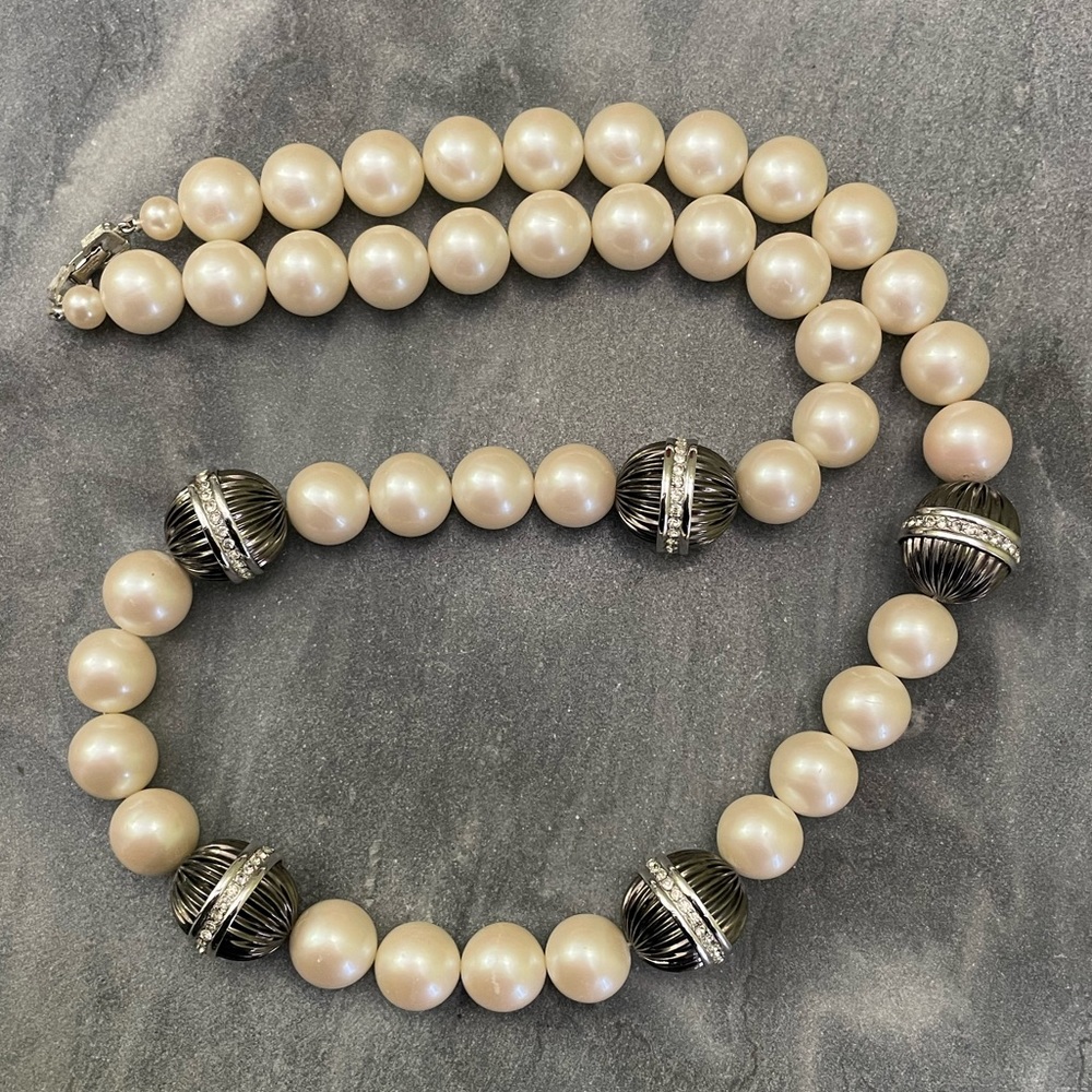 Vintage Givenchy Pearl Crystal Necklace - Picture 6 of 15